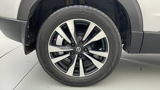 Used 2019 Nissan Kicks [2018-2020] XV Diesel Diesel Manual tyres RIGHT REAR TYRE RIM VIEW