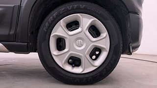 Used 2021 maruti-suzuki S-Presso VXI Plus AMT Petrol Automatic tyres RIGHT FRONT TYRE RIM VIEW