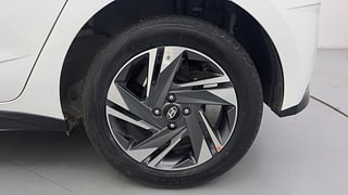 Used 2022 Hyundai New i20 Asta (O) 1.2 MT Petrol Manual tyres LEFT REAR TYRE RIM VIEW