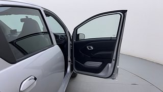 Used 2018 Datsun Redi-GO [2015-2019] T(O) 1.0 Petrol Manual interior RIGHT FRONT DOOR OPEN VIEW