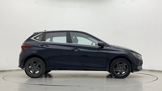 Used 2022 Hyundai New i20 Sportz 1.2 MT Petrol Manual exterior RIGHT SIDE VIEW