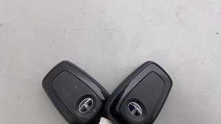 Used 2022 Tata Safari XT Plus Diesel Manual extra CAR KEY VIEW