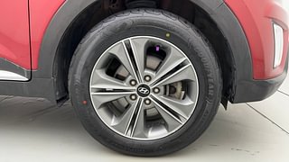 Used 2018 Hyundai Creta [2015-2018] 1.6 SX Plus Auto Petrol Petrol Automatic tyres RIGHT FRONT TYRE RIM VIEW