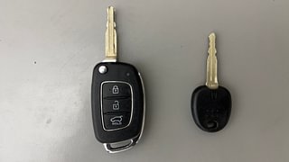 Used 2022 Hyundai New i20 Sportz 1.2 MT Petrol Manual extra CAR KEY VIEW