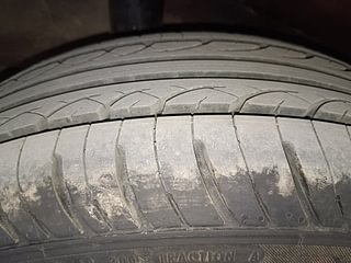 Used 2017 honda Jazz V CVT Petrol Automatic tyres RIGHT REAR TYRE TREAD VIEW