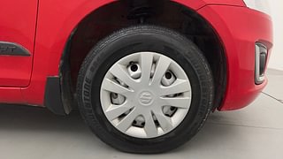 Used 2016 Maruti Suzuki Swift [2014-2017] LXI (O) Petrol Manual tyres RIGHT FRONT TYRE RIM VIEW