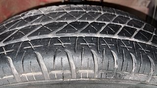 Used 2016 Maruti Suzuki Swift [2014-2017] LXI (O) Petrol Manual tyres RIGHT FRONT TYRE TREAD VIEW