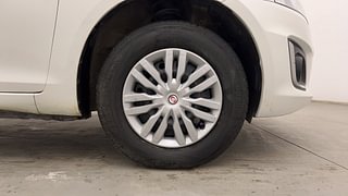 Used 2016 Maruti Suzuki Swift [2013-2017] VDi Deca Edition Diesel Manual tyres RIGHT FRONT TYRE RIM VIEW