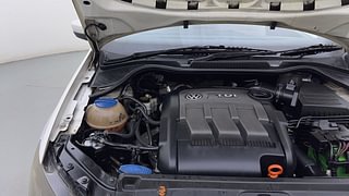 Used 2013 Volkswagen Polo [2010-2014] Highline 1.2 (D) Diesel Manual engine ENGINE RIGHT SIDE HINGE & APRON VIEW