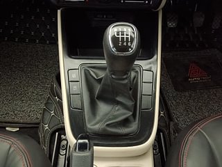 Used 2022 Skoda Slavia Ambition 1.0L TSI MT Petrol Manual interior GEAR  KNOB VIEW