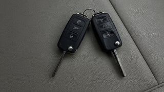 Used 2013 Volkswagen Polo [2010-2014] Highline 1.2 (D) Diesel Manual extra CAR KEY VIEW