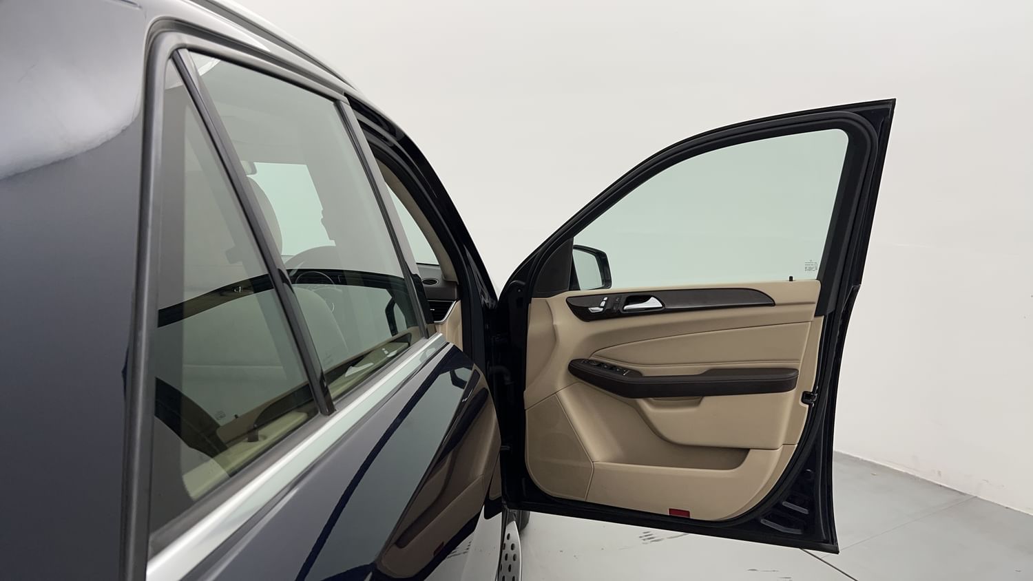 New Mercedes-Benz GLE interior RIGHT FRONT DOOR OPEN VIEW