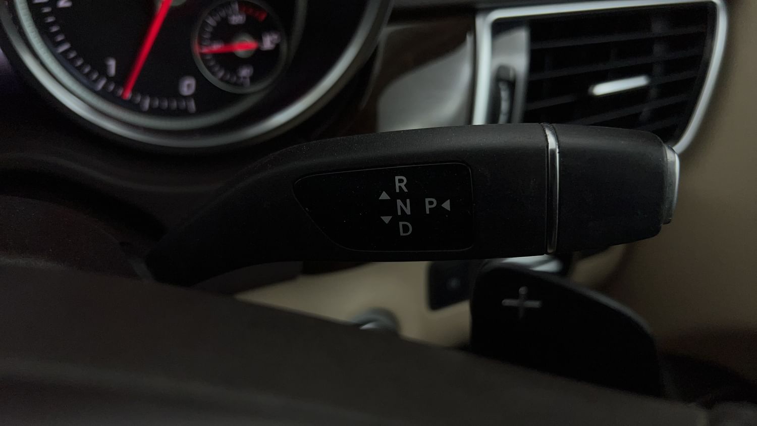 New Mercedes-Benz GLE interior GEAR  KNOB VIEW