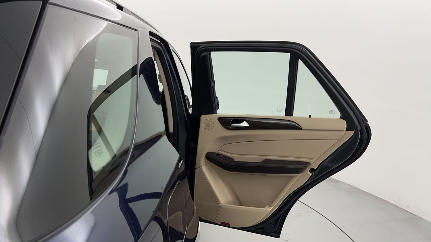 New Mercedes-Benz GLE interior RIGHT REAR DOOR OPEN VIEW
