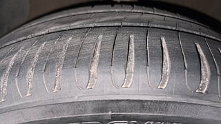 Used 2013 Hyundai Grand i10 [2013-2017] Magna 1.2 Kappa VTVT Petrol Manual tyres LEFT FRONT TYRE TREAD VIEW