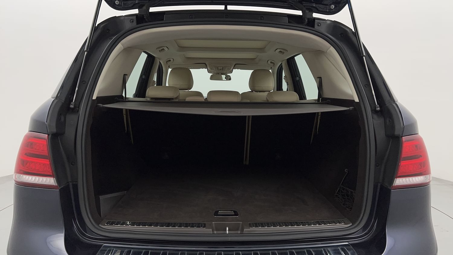 New Mercedes-Benz GLE interior DICKY INSIDE VIEW