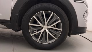 Used 2017 Hyundai Tucson GL AT Petrol Petrol Automatic tyres RIGHT FRONT TYRE RIM VIEW