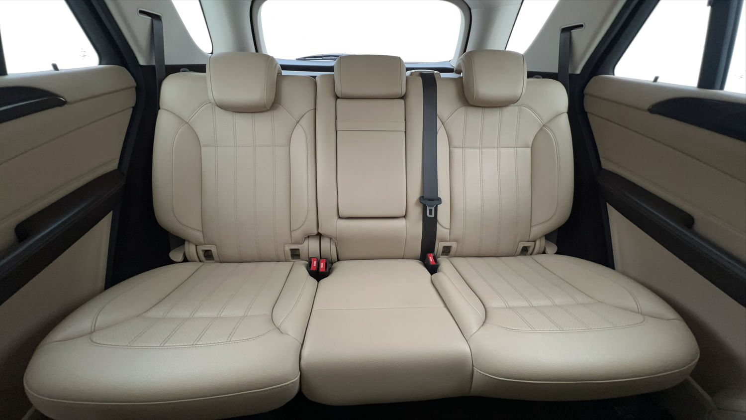 New Mercedes-Benz GLE interior REAR SEAT CONDITION VIEW