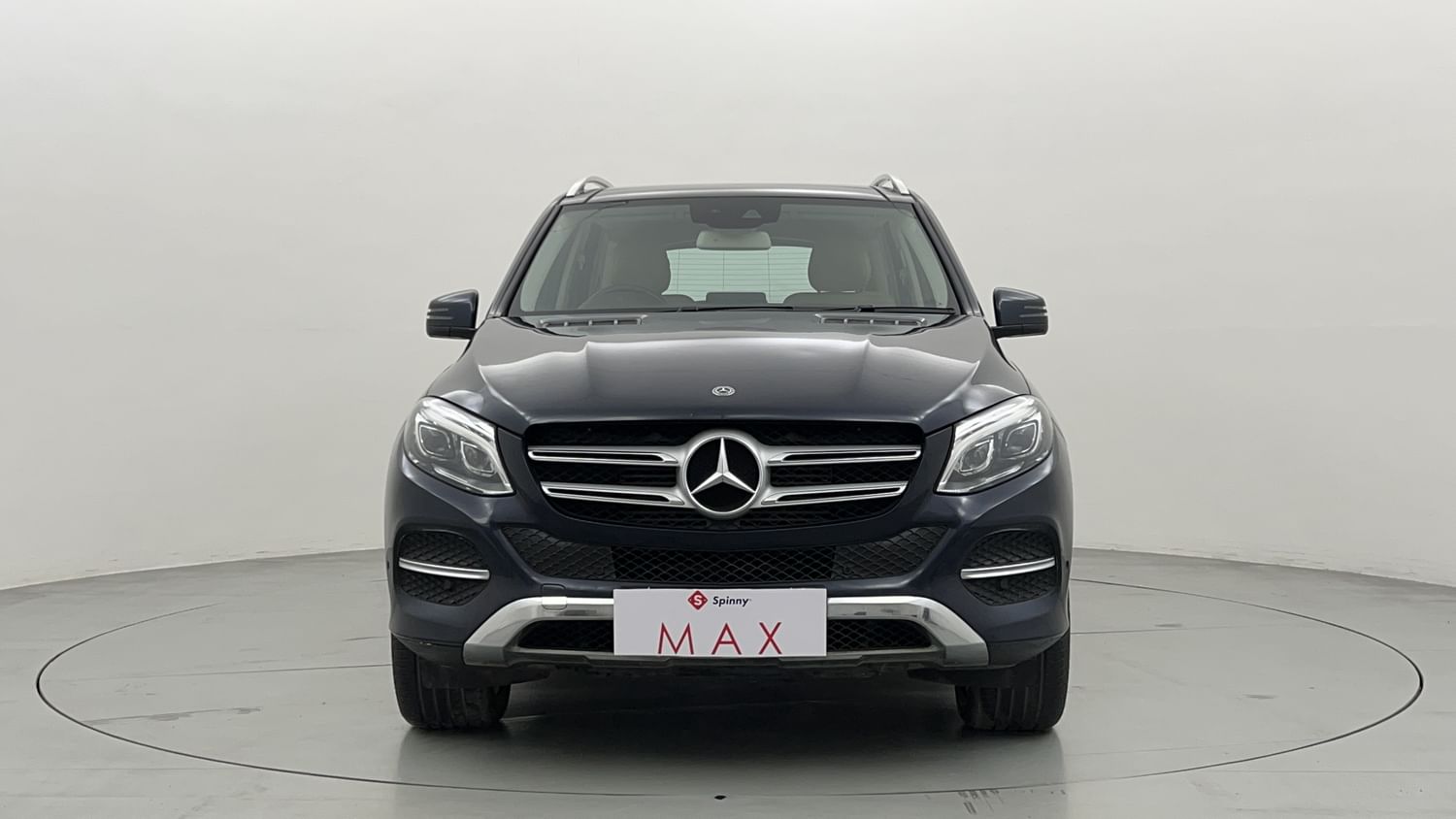 New Mercedes-Benz GLE exterior FRONT VIEW