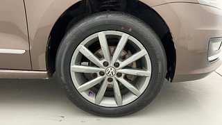 Used 2018 Volkswagen Vento [2017-2019] Highline Plus Diesel AT Diesel Automatic tyres RIGHT FRONT TYRE RIM VIEW