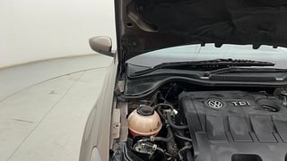 Used 2018 Volkswagen Vento [2017-2019] Highline Plus Diesel AT Diesel Automatic engine ENGINE RIGHT SIDE HINGE & APRON VIEW