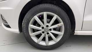 Used 2018 Volkswagen Ameo [2016-2020] Highline1.2L Plus (P) Petrol Manual tyres LEFT FRONT TYRE RIM VIEW