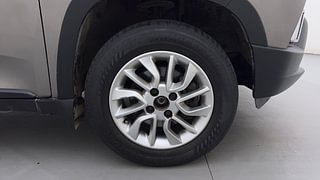 Used 2016 Mahindra KUV100 [2015-2017] K8 6 STR Petrol Manual tyres RIGHT FRONT TYRE RIM VIEW