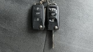 Used 2018 Volkswagen Ameo [2016-2020] Highline1.2L Plus (P) Petrol Manual extra CAR KEY VIEW