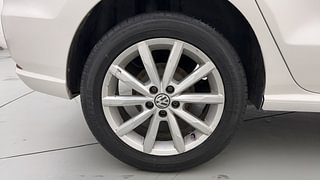 Used 2018 Volkswagen Ameo [2016-2020] Highline1.2L Plus (P) Petrol Manual tyres RIGHT REAR TYRE RIM VIEW