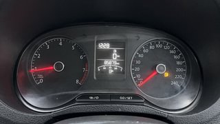 Used 2018 Volkswagen Ameo [2016-2020] Highline1.2L Plus (P) Petrol Manual interior CLUSTERMETER VIEW