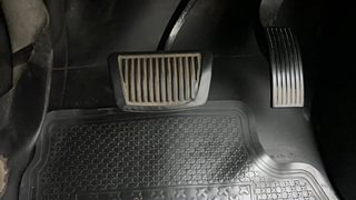 Used 2014 Hyundai Xcent [2014-2017] SX AT (O) Petrol Petrol Automatic interior PEDALS VIEW