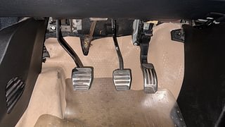 Used 2020 Mahindra XUV500 [2018-2020] W11 Diesel Manual interior PEDALS VIEW