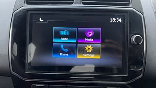 Used 2020 Renault Kwid RXT Petrol Manual top_features Integrated (in-dash) music system