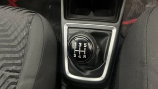 Used 2018 Maruti Suzuki Swift [2017-2021] ZXi Plus Petrol Manual interior GEAR  KNOB VIEW