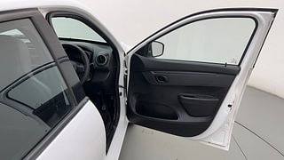 Used 2018 Renault Kwid [2015-2019] RXL CNG (Outside Fitted) Petrol+cng Manual interior RIGHT FRONT DOOR OPEN VIEW