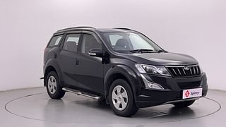 Used 2017 Mahindra XUV500 [2015-2018] W6 Diesel Manual exterior RIGHT FRONT CORNER VIEW