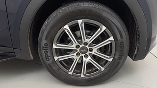 Used 2021 Mahindra XUV700 AX 7 Petrol MT 7 STR Petrol Manual tyres RIGHT FRONT TYRE RIM VIEW