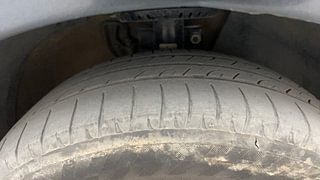 Used 2016 Volkswagen Ameo [2016-2020] Highline1.2L (P) Petrol Manual tyres RIGHT FRONT TYRE TREAD VIEW