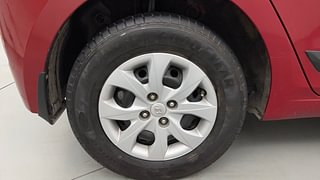 Used 2016 Hyundai Elite i20 [2014-2018] Sportz 1.2 Petrol Manual tyres RIGHT REAR TYRE RIM VIEW