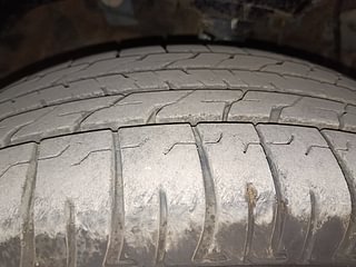 Used 2021 Mahindra XUV 300 W6 AMT Diesel Diesel Automatic tyres RIGHT FRONT TYRE TREAD VIEW
