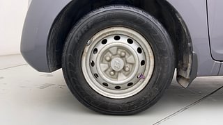 Used 2015 Hyundai Eon [2011-2018] D-Lite+ Petrol Manual tyres LEFT FRONT TYRE RIM VIEW