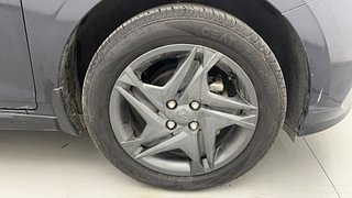 Used 2023 Hyundai New i20 Sportz 1.2 MT Petrol Manual tyres RIGHT FRONT TYRE RIM VIEW