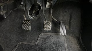 Used 2013 Maruti Suzuki Wagon R 1.0 [2010-2019] VXi Petrol Manual interior PEDALS VIEW