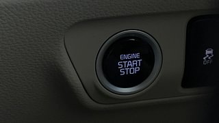Used 2022 Kia Carens Luxury Plus 1.5 Diesel AT 7 STR Diesel Automatic top_features Keyless start