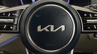 Used 2022 Kia Carens Luxury Plus 1.5 Diesel AT 7 STR Diesel Automatic top_features Airbags