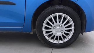 Used 2015 Maruti Suzuki Celerio VXI AMT Petrol Automatic tyres RIGHT FRONT TYRE RIM VIEW