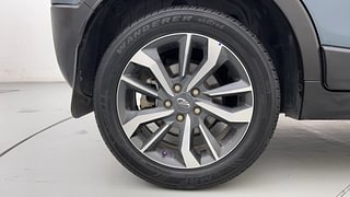 Used 2021 Mahindra XUV 300 W8 AMT (O) Diesel Diesel Automatic tyres RIGHT REAR TYRE RIM VIEW