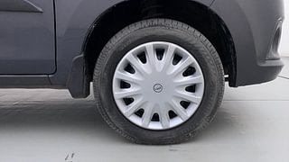 Used 2015 Maruti Suzuki Alto K10 [2014-2019] VXi (O) Petrol Manual tyres RIGHT FRONT TYRE RIM VIEW