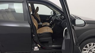 Used 2019 Mahindra XUV500 [2017-2021] W9 AT Diesel Automatic interior RIGHT SIDE FRONT DOOR CABIN VIEW