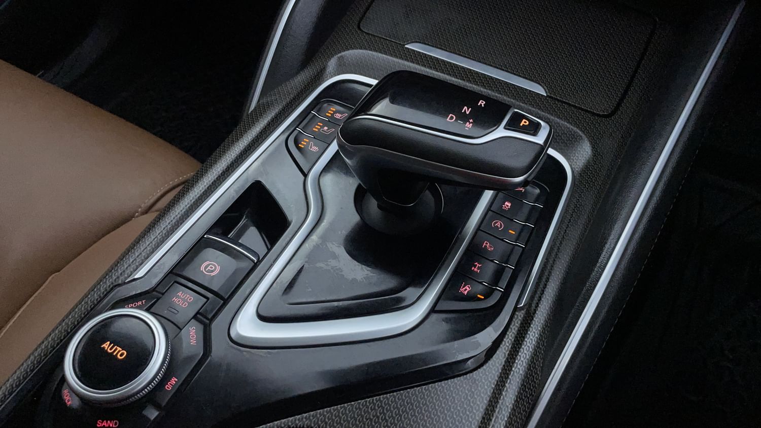 New MG Motors Gloster interior GEAR  KNOB VIEW